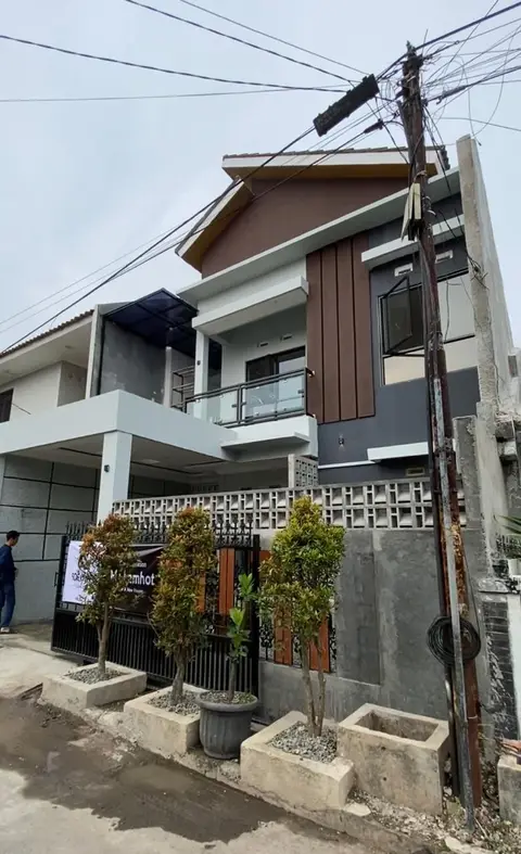Rumah Lamhouse Bandung dua lantai hasil pembangunan Sofwanland — foto 3