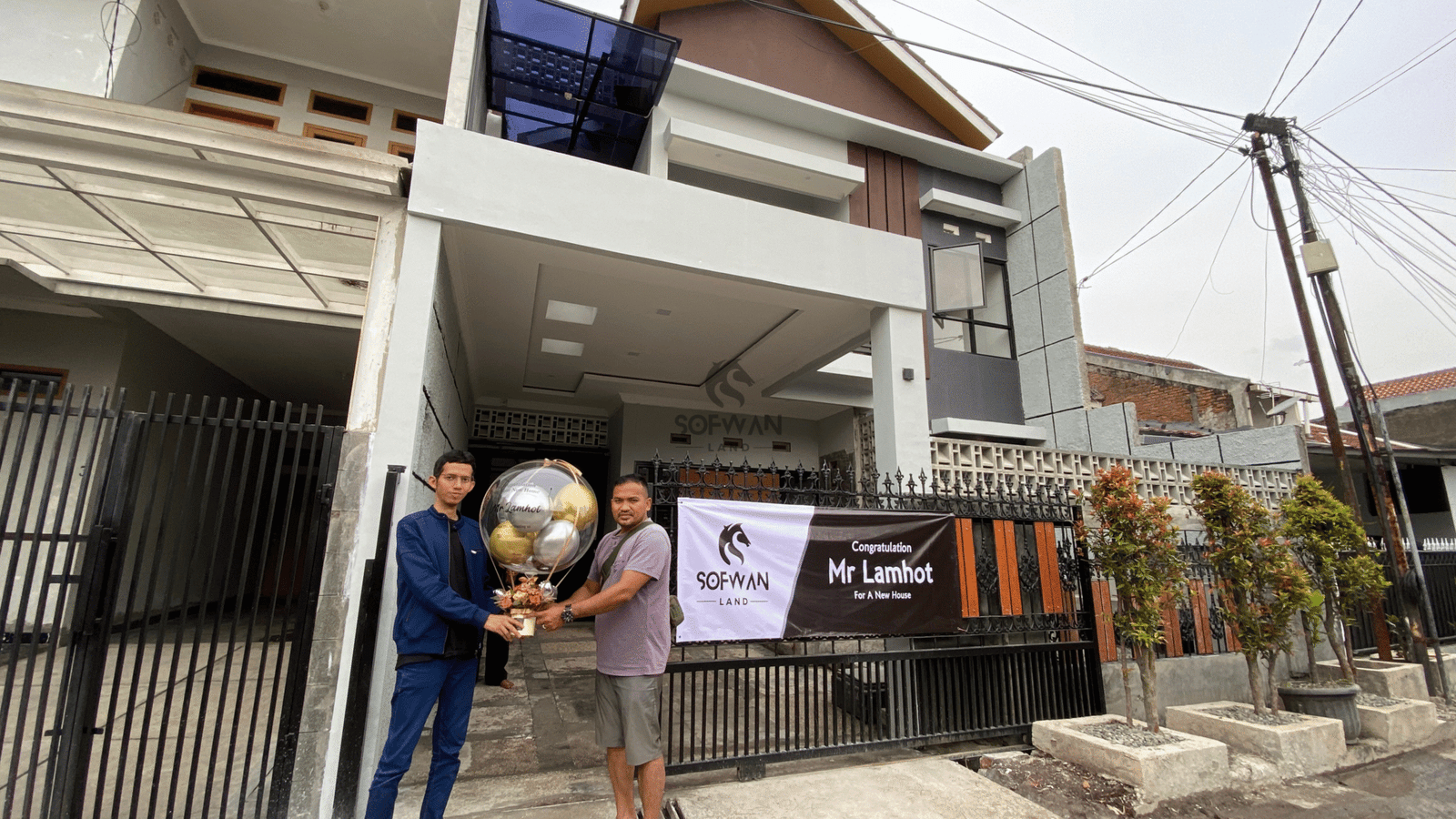 Pekerjaan bangun rumah oleh kontraktor profesional